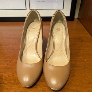 Isola Women's Camel Pumps Stacked Heel